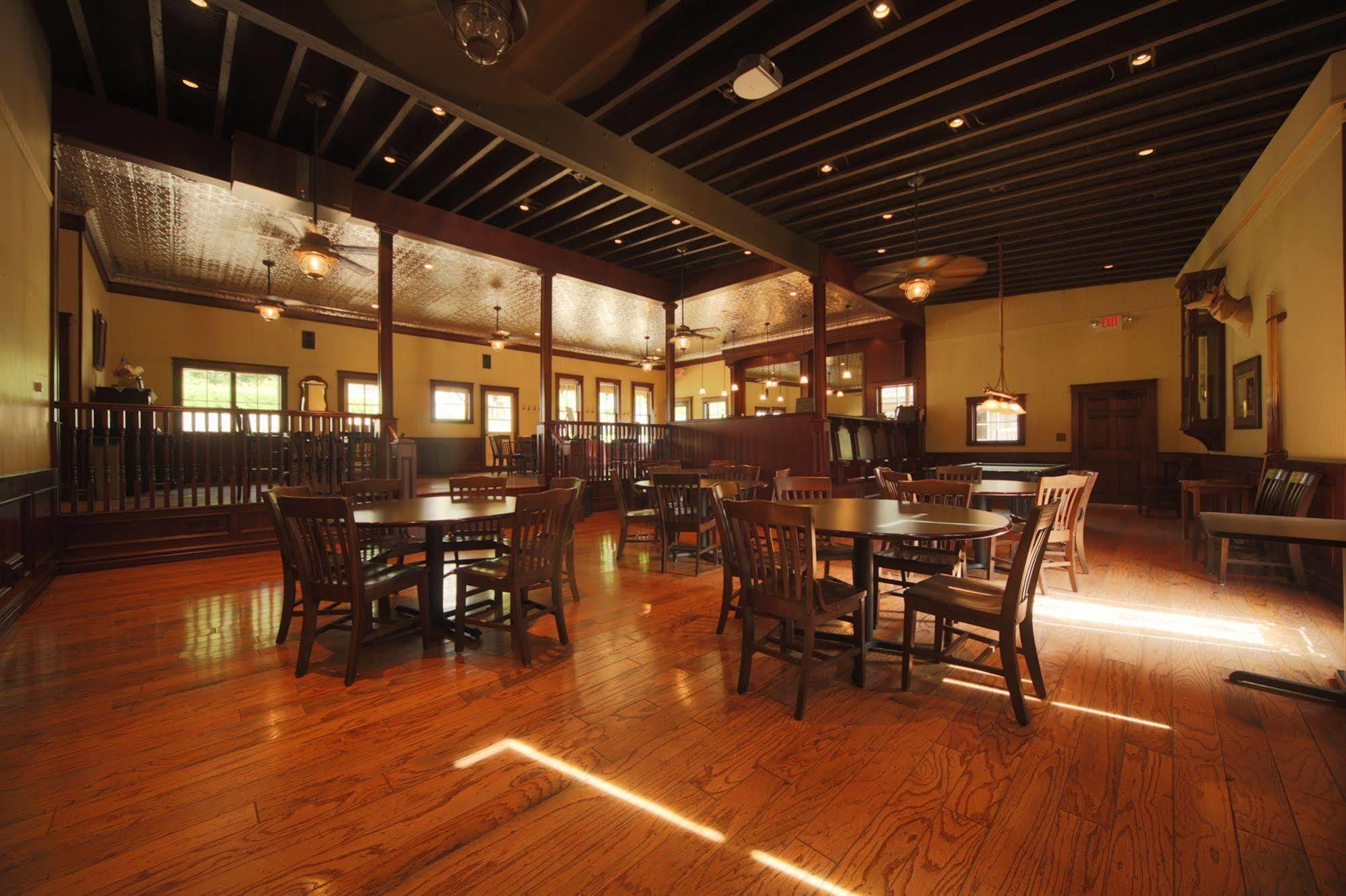 Отель Cedar Creek New Haven Экстерьер фото