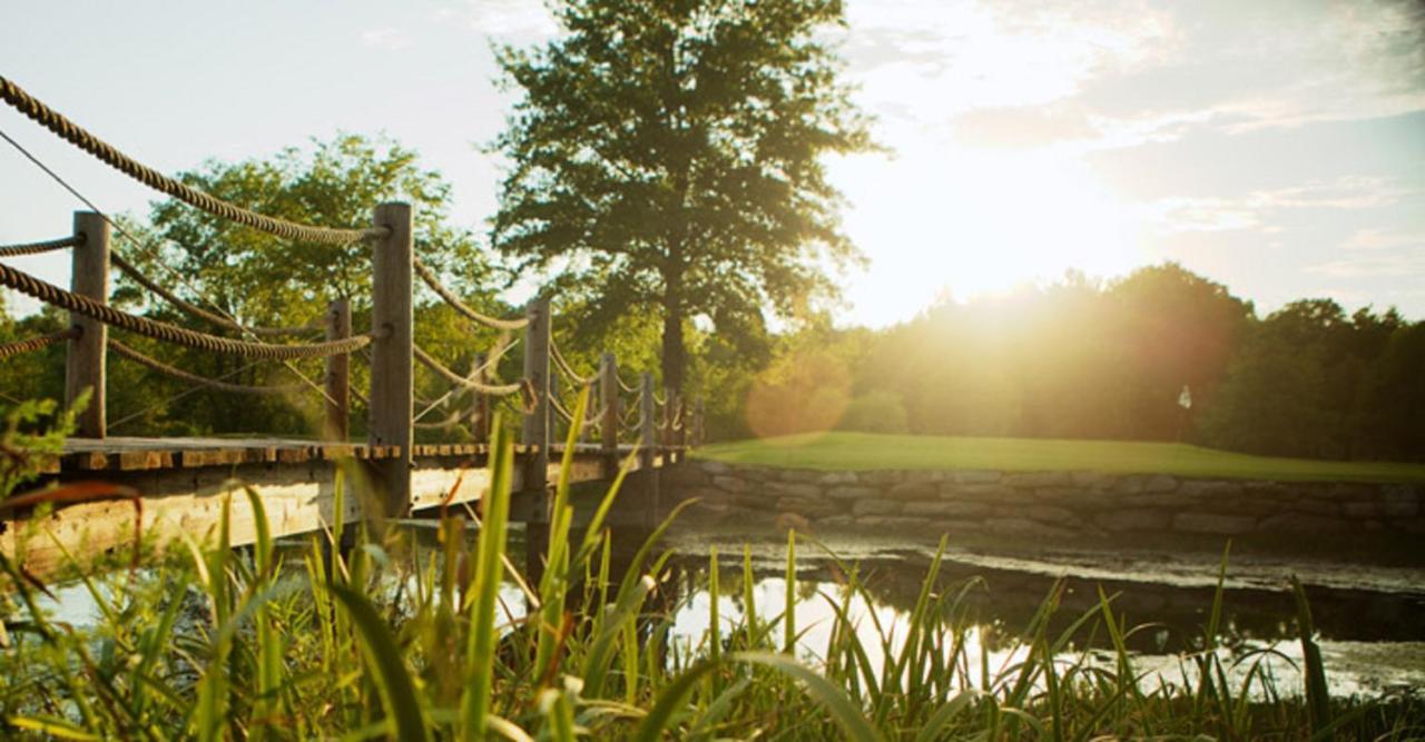 Отель Cedar Creek New Haven Экстерьер фото
