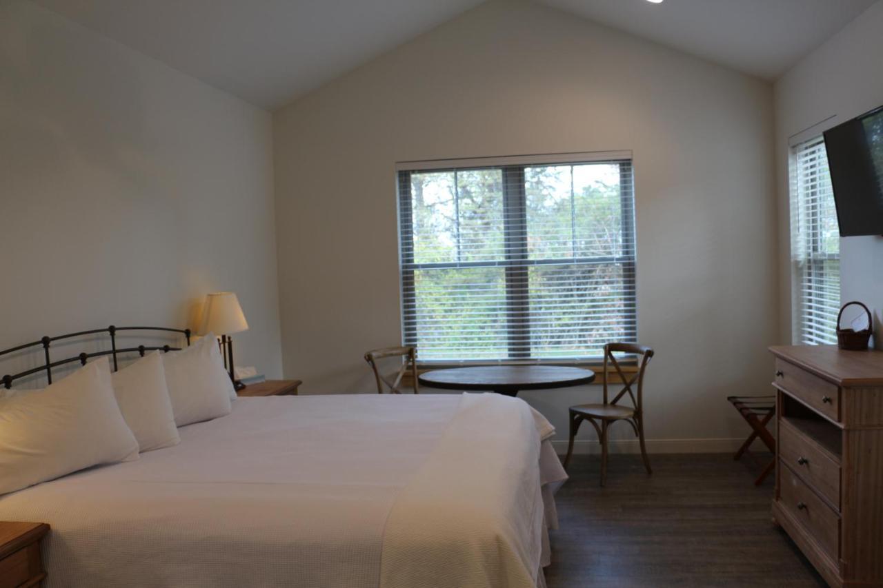 Отель Cedar Creek New Haven Экстерьер фото