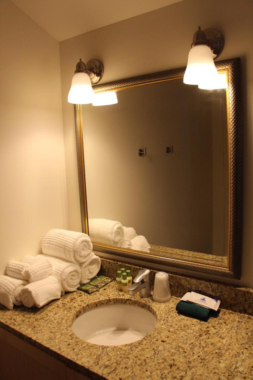Отель Cedar Creek New Haven Экстерьер фото